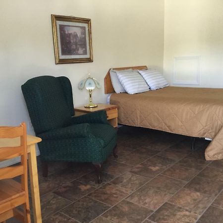 Fort Road Motel Perth-Andover Ngoại thất bức ảnh